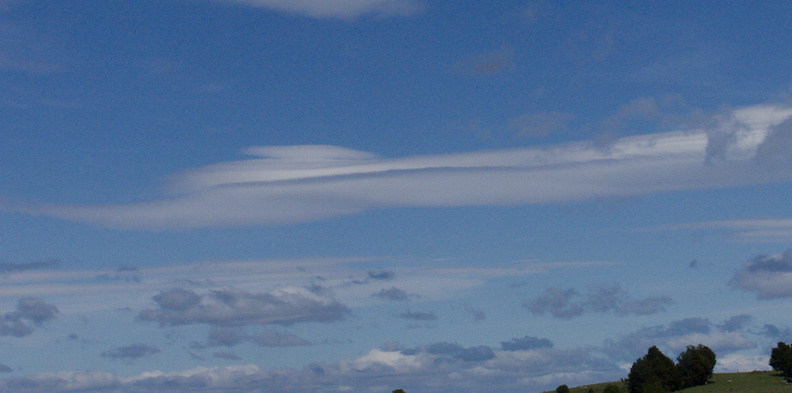 lenticular-clouds-near-Taupo-2015-10-27-IMG 6083