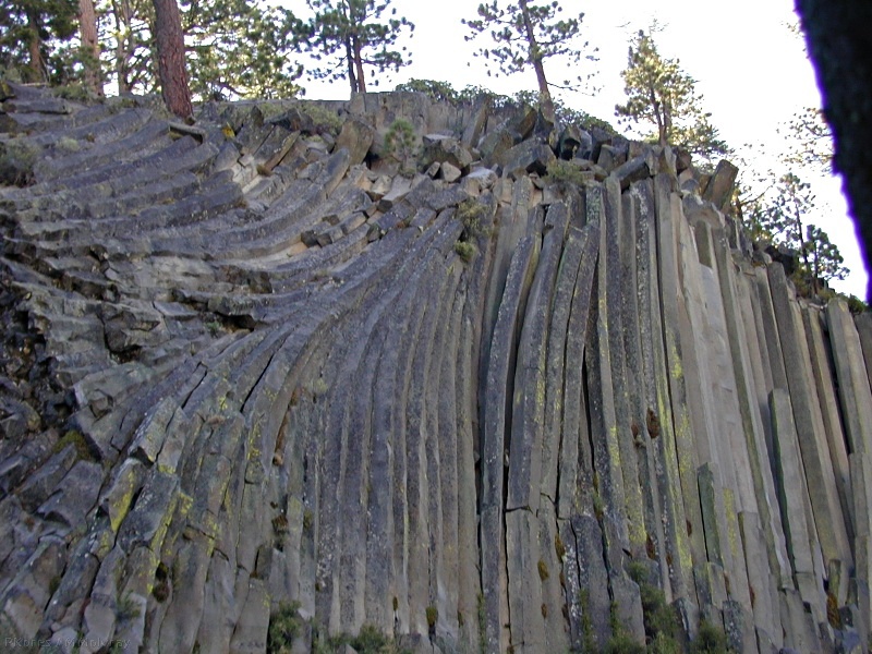 devils-postpile-basaltic-columns-deformed-dscn3879