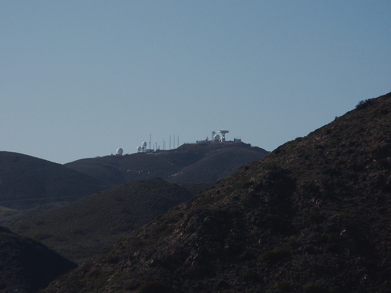 radar-on-mountaintop-Pt-Mugu-2012-03-19-IMG_1380.jpg