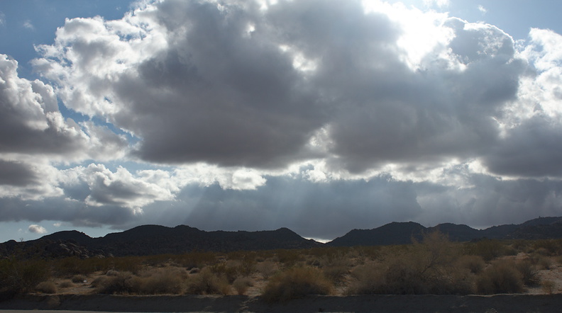 clouds-and-rays-south-Joshua-Tree-2011-11-13-IMG 3591