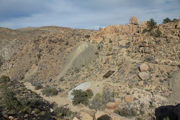 Desert-Queen-Mine-tailings-near-main-tunnel-Joshua-Tree-2013-02-16-IMG 7446