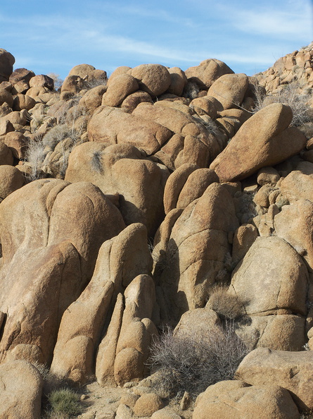 rock-formations-Mastodon-Peak-trail-Joshua-Tree-2013-02-15-IMG 3538