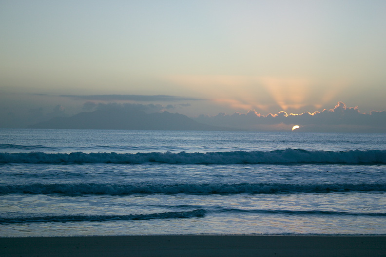 sunrise-Anchor-Bay-Tawharenui-2013-07-07-IMG_9028.jpg