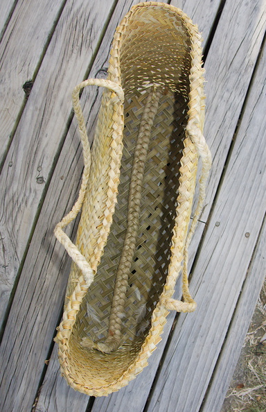 basket-made-from-NZflax-leaves-Maori-weaving-technique-Whakatane-2015-10-20-IMG_5998.jpg