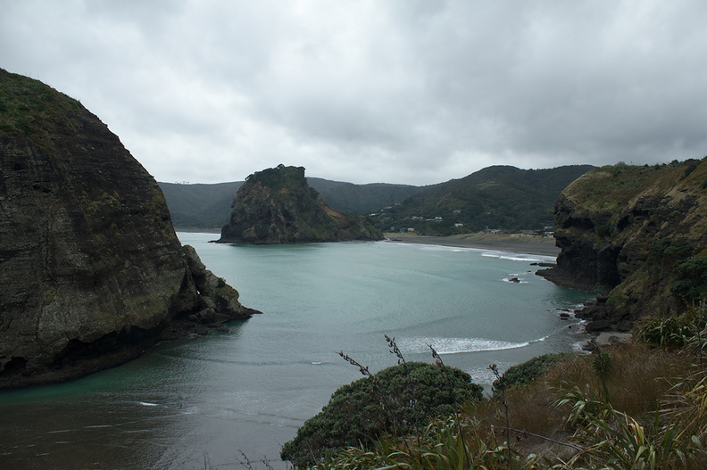 view-from-Tasman-Lookout-toward-Piha-Beach-21-07-2011-IMG_3108.jpg