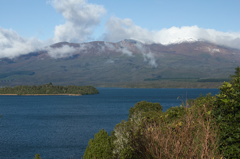 Lake-Rotoaira-near-Tongariro-SH47-25-06-2011-IMG_2541.jpg