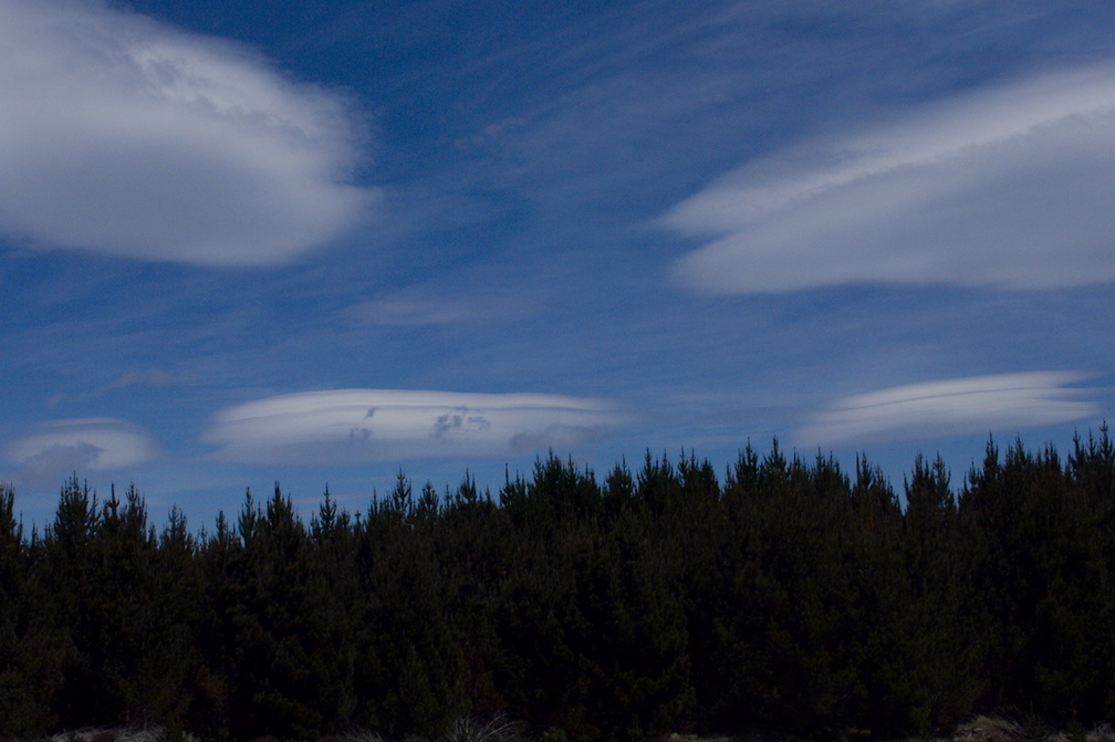 lenticular-clouds-near-Taupo-2015-10-27-IMG 6078