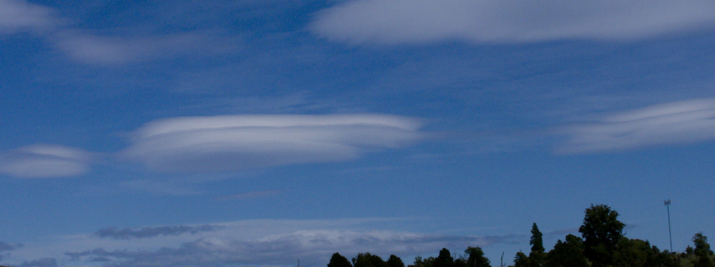lenticular-clouds-near-Taupo-2015-10-27-IMG 6081
