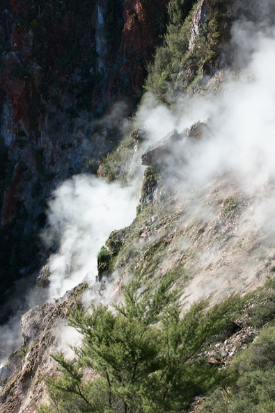 steam-vents-at-crater-Rainbow-Mtn-2013-06-29-IMG_8635.jpg