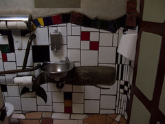Hundertwasser-toilets-stall-Kawakawa-09-07-2011-IMG 9132