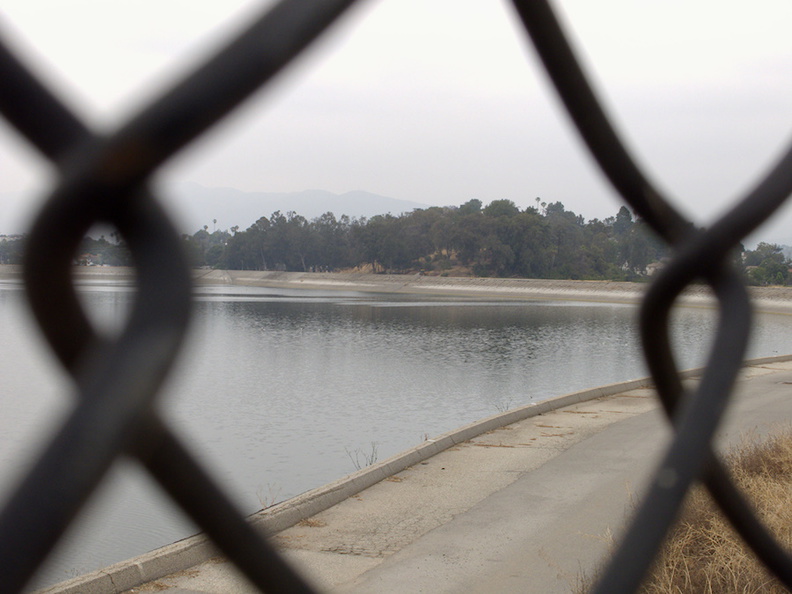 Silver-Lake-reservoir-with-drought-evaporation-lines-Los-Angeles-2015-05-25-IMG_5009.jpg