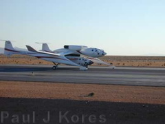 SpaceShipOne White Knight taxiing 21vi04