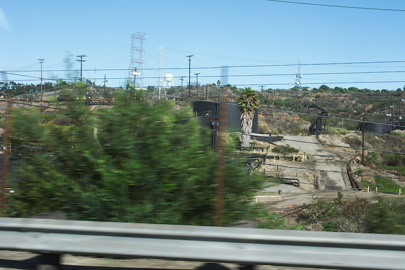 oil-field-S-La-Cienega-Blvd-Los-Angeles-2012-01-21-IMG_0468.jpg