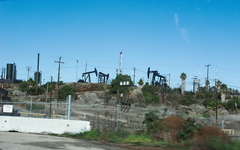 oil-field-S-La-Cienega-Blvd-Los-Angeles-2012-01-21-IMG 0469